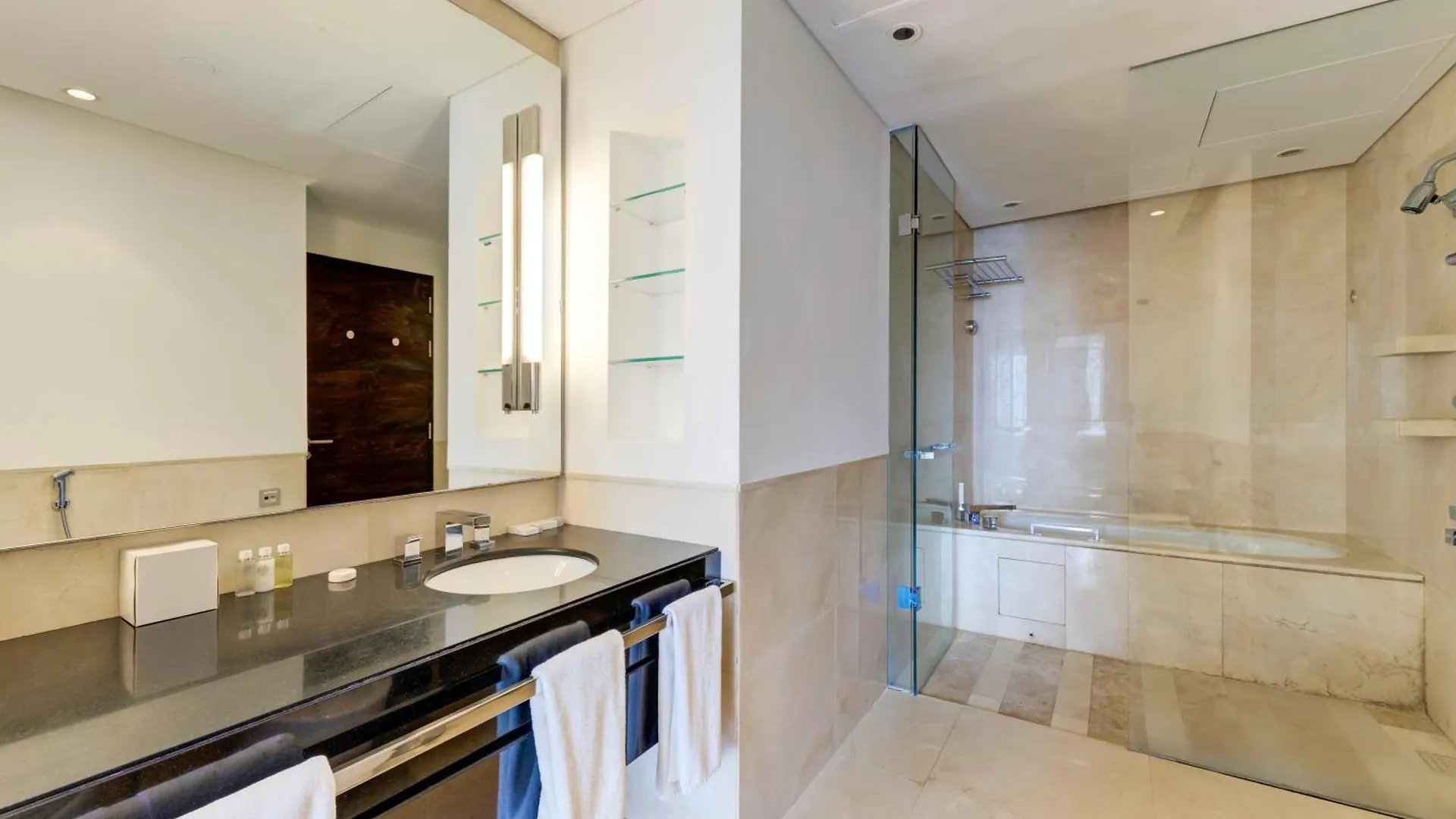 Blue Breeze - The Address Dubai Marina Mall Residence
