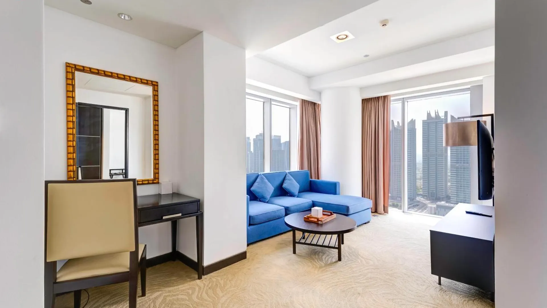 Blue Breeze - The Address Dubai Marina Mall Residence アパート