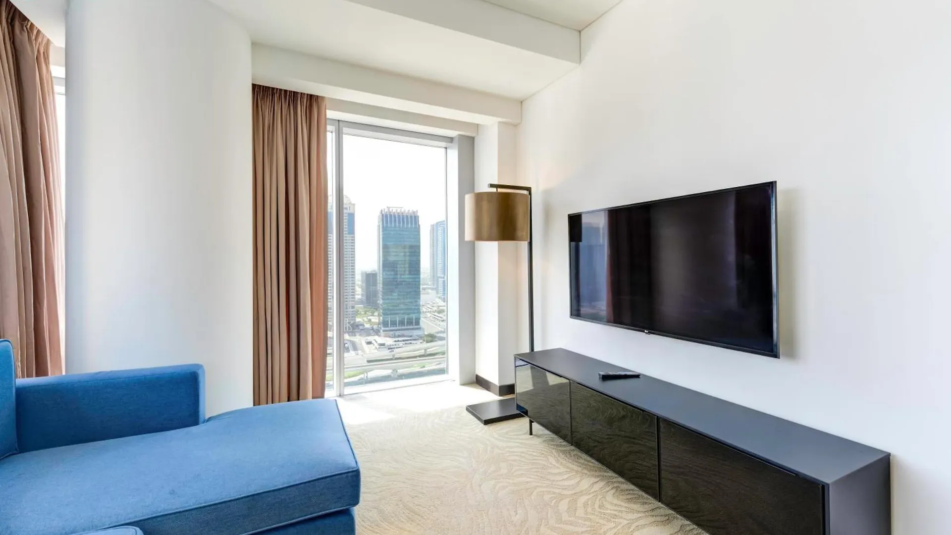 Blue Breeze - The Address Dubai Marina Mall Residence 0*,  アラブ首長国連邦